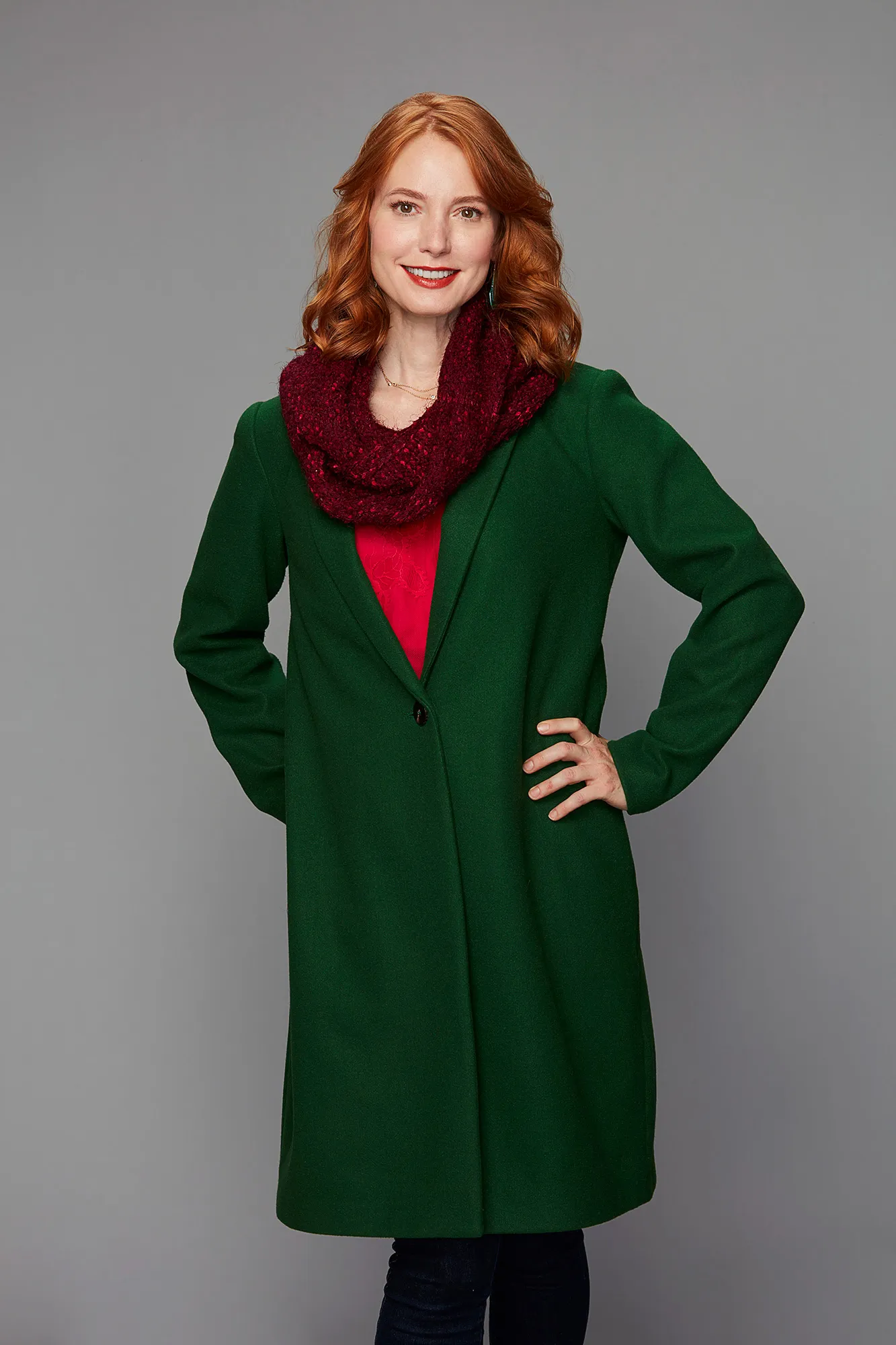 Hallmark Actress Alicia Witt Shows Off Hair Growth Amid Cancer Battle 1 Year After Parents Froze to Death 680 FEATURE