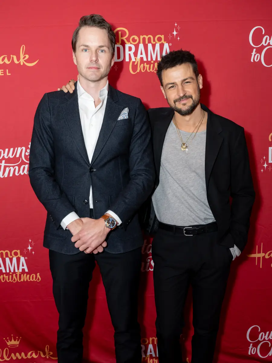 Exclusive Hallmark Star Christmas Content - RomaDrama Christmas