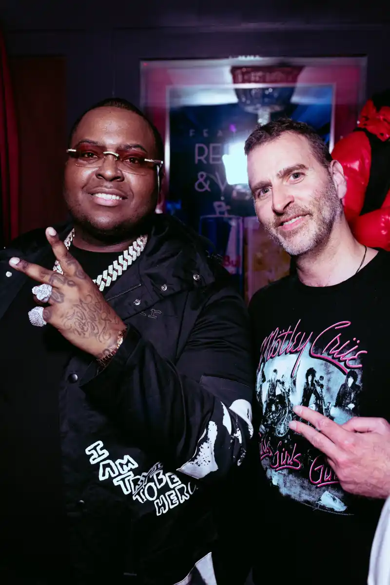 Hot Pics Sean Kingston and Richie Romero at Sapphire 9