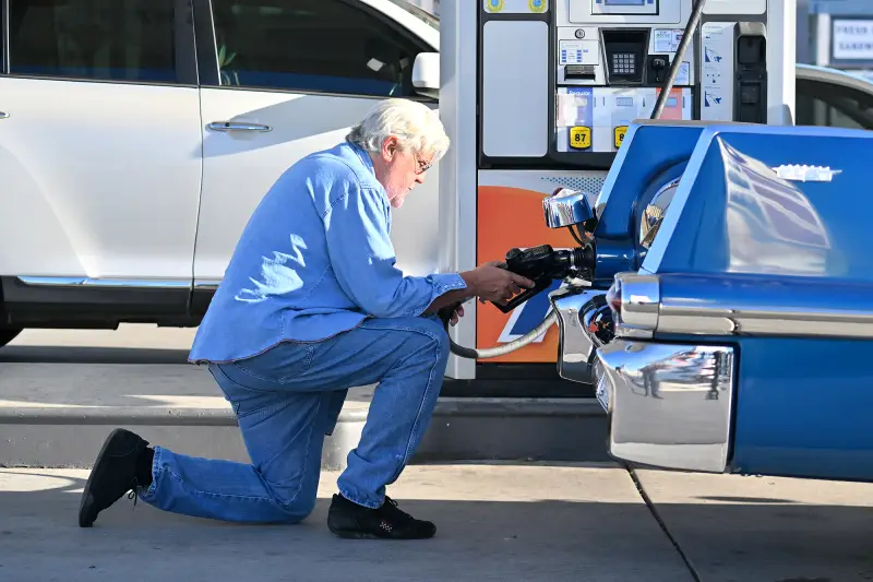 Jay Leno They Pump Gas Just Like Us