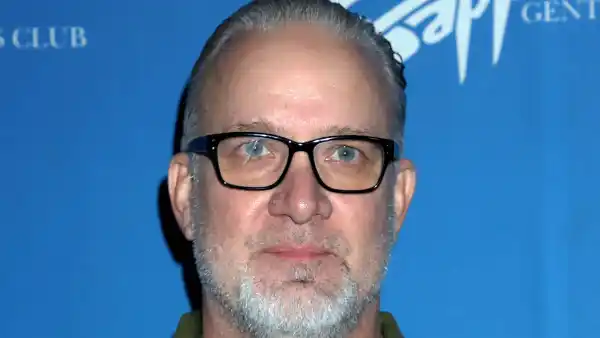 Jesse James Denies Cheating Allegations as Pregnant Wife Bonnie Rotten Stops Divorce 1 Day After Filing green flannel