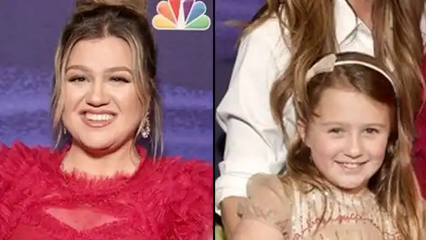 Kelly Clarkson Brings Daughter River Rose, 8, to PCAs: Photos