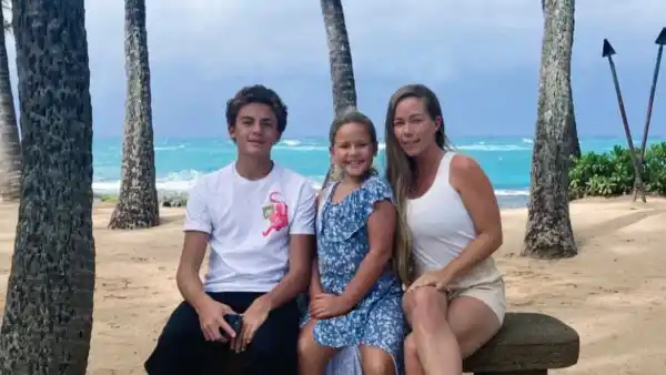 Kendra Wilkinson Shares Rare Photo With Kids Hank and Alijah All Grown Up- 'Happy Holidays' - 121