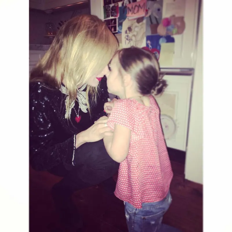 Kimberly Stewart and Benicio del Toro’s Best Moments With Daughter Delilah