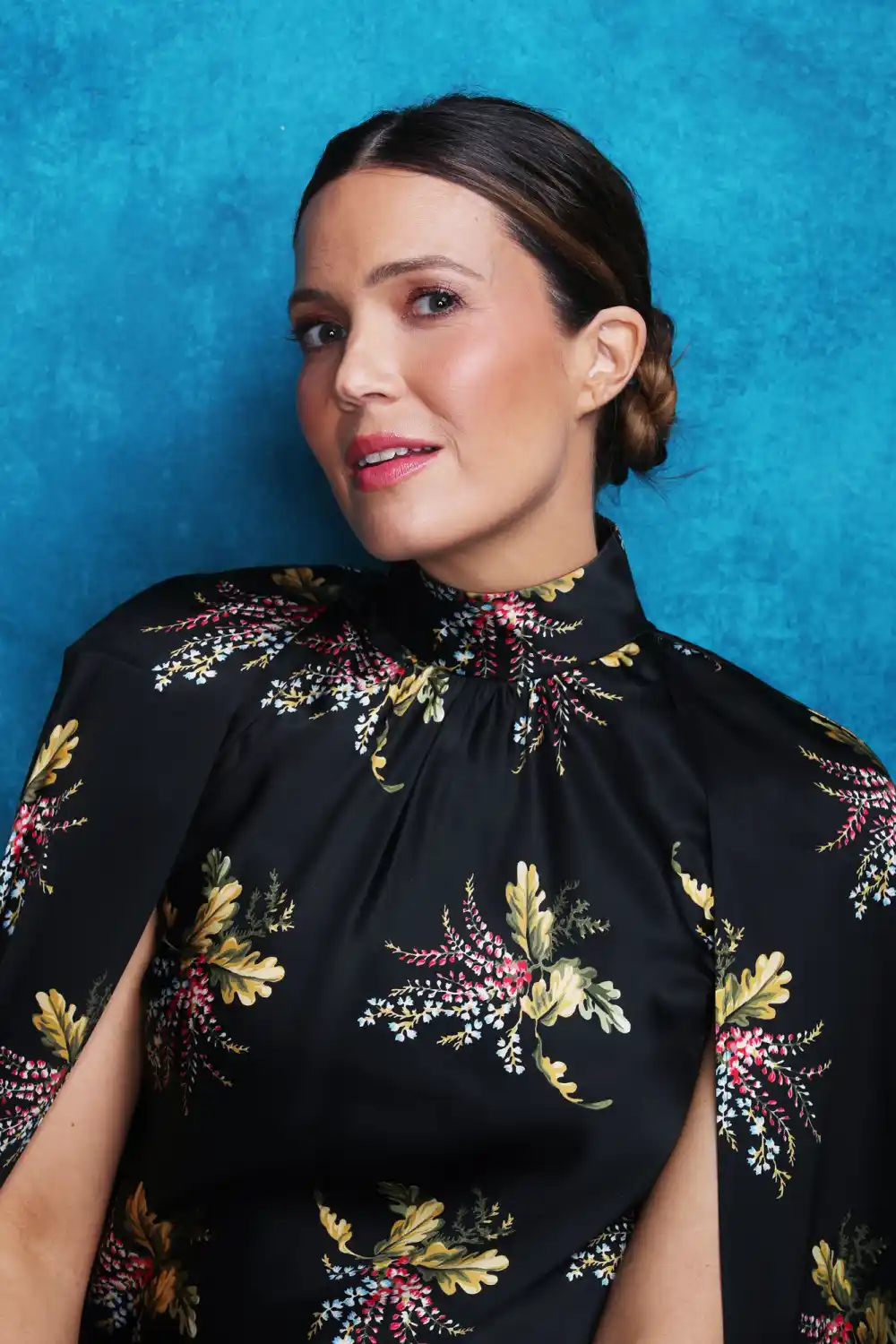 Mandy Moore Sports Crop Top While Working Out For 1st Time 8 Weeks Postpartum