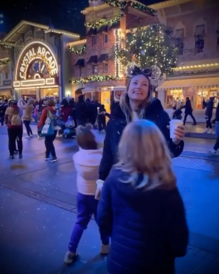 Olivia Wilde Brings Kids to Disneyland Amid Custody Drama