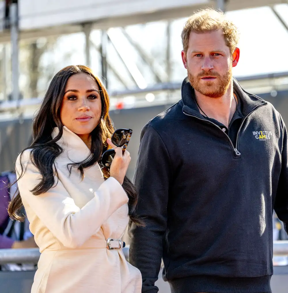 Royal Family Believes Prince Harry and Meghan Markle Are &lsquo;Digging Themselves Into a Deeper Hole&rsquo;