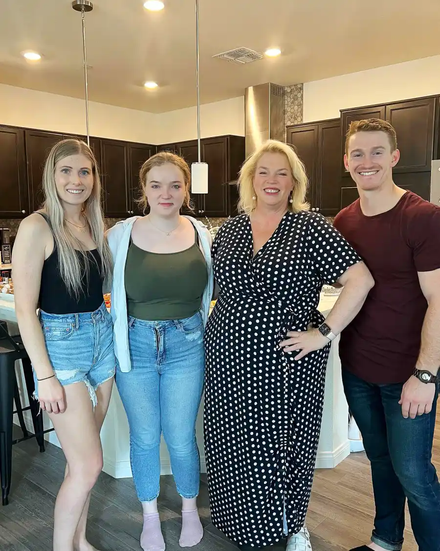 'Sister Wives' Kids Love Lives- Who Kody Brown's Children Are Dating 562