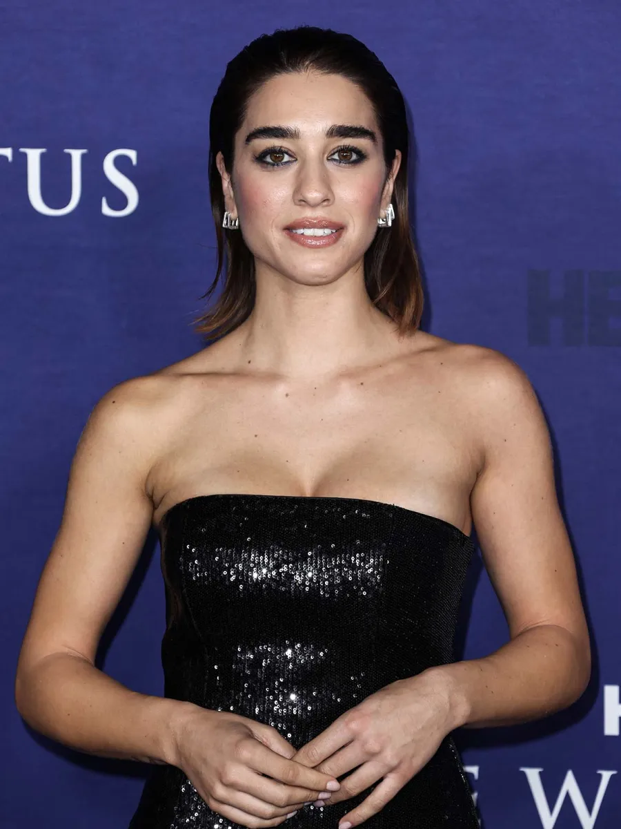 'The White Lotus' Season 2 Cast's Dating Histories: Aubrey Plaza and More