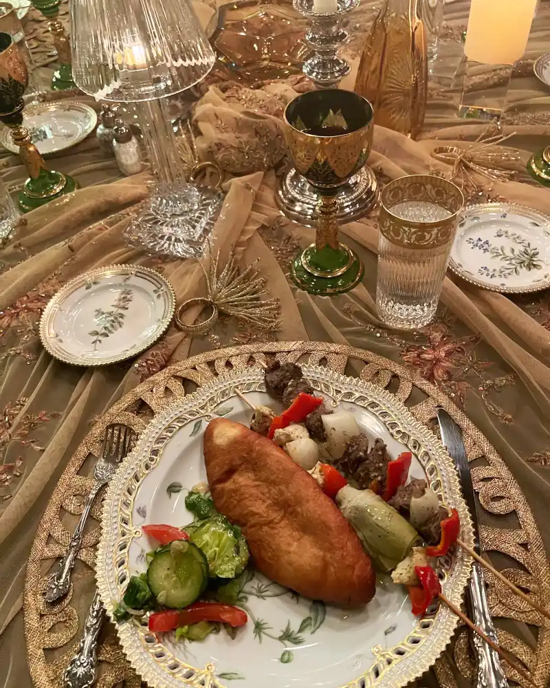 Tim McGraw, Faith Hill’s Daughter Gracie Shares Photos of Family Dressed as Characters From ‘The Great’