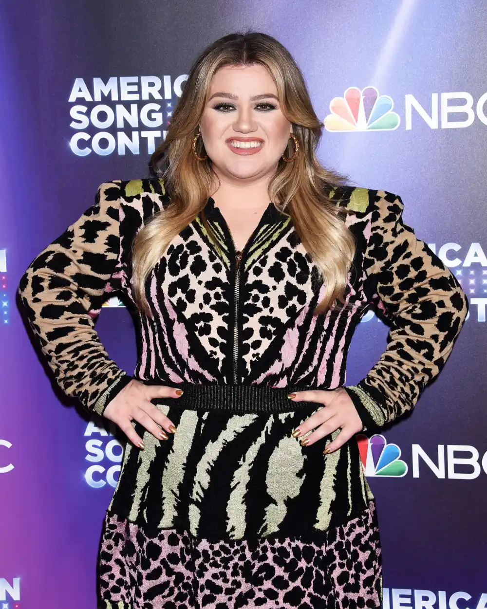 Watch Kelly Clarkson Perform the Christmas Song She Wrote Amid Her Divorce