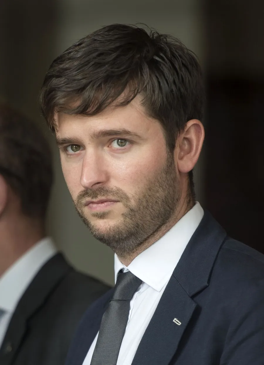 Who Is Jason Knauf? 5 Things to Know About the Aide in ‘Harry & Meghan