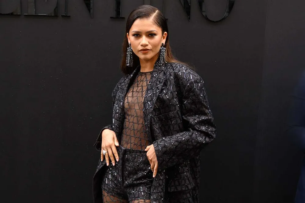 Zendaya Debuts Haircut