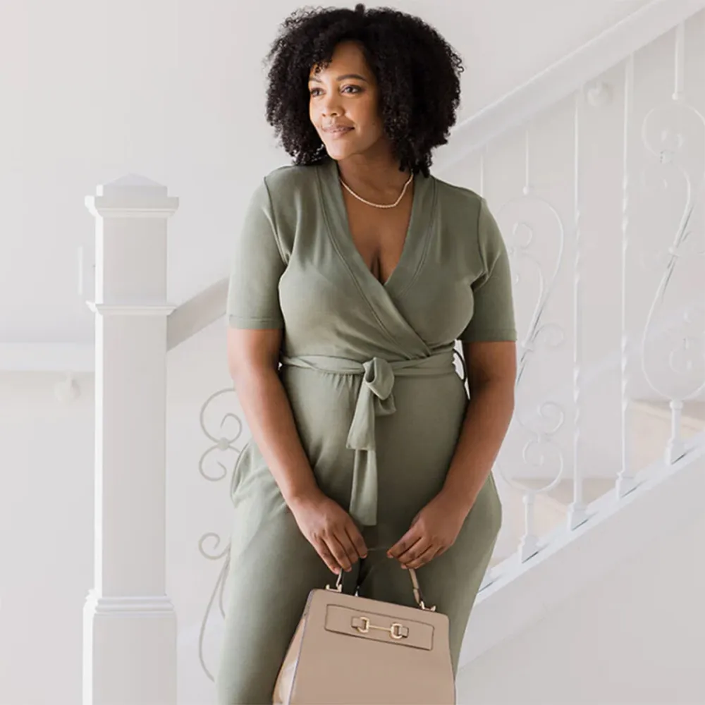 postpartum-holiday-fashion-kindred-bravely-jumpsuit
