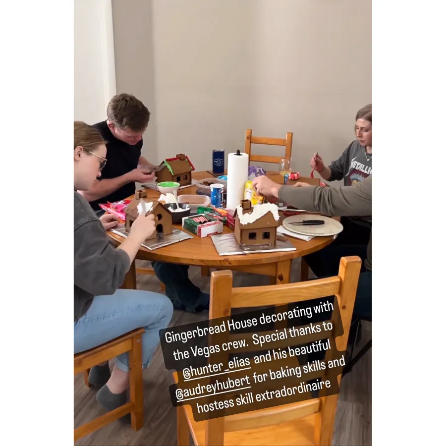 Sister Wives’ Janelle Brown’s Sweetest Family Photos With Her and Husband Kody Brown’s 6 Children