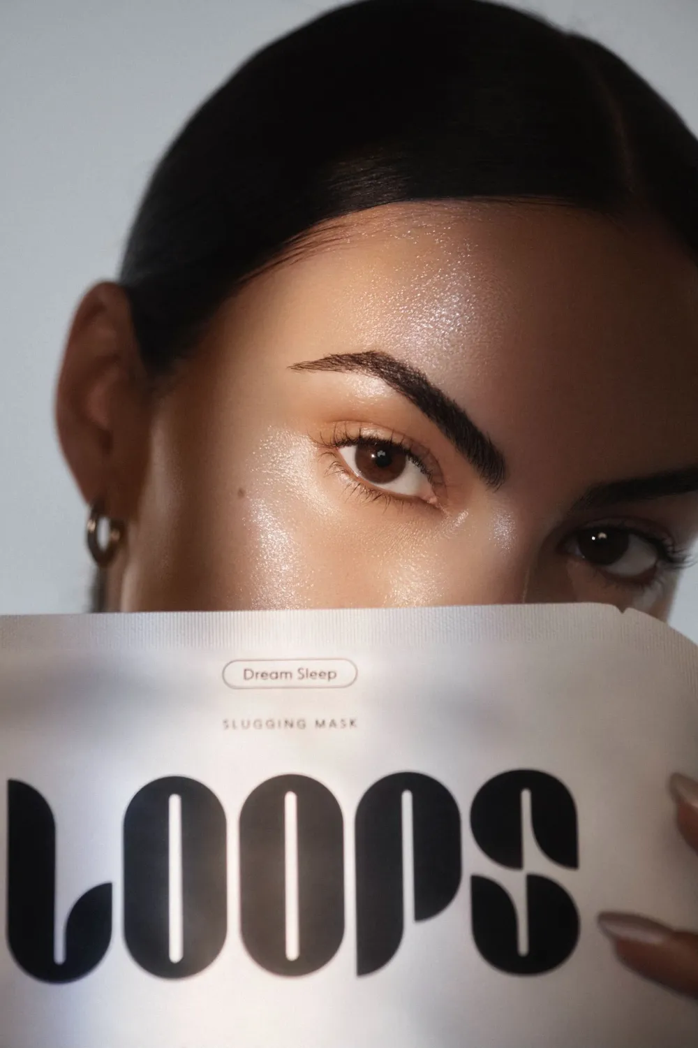 Camila Mendes, Loops