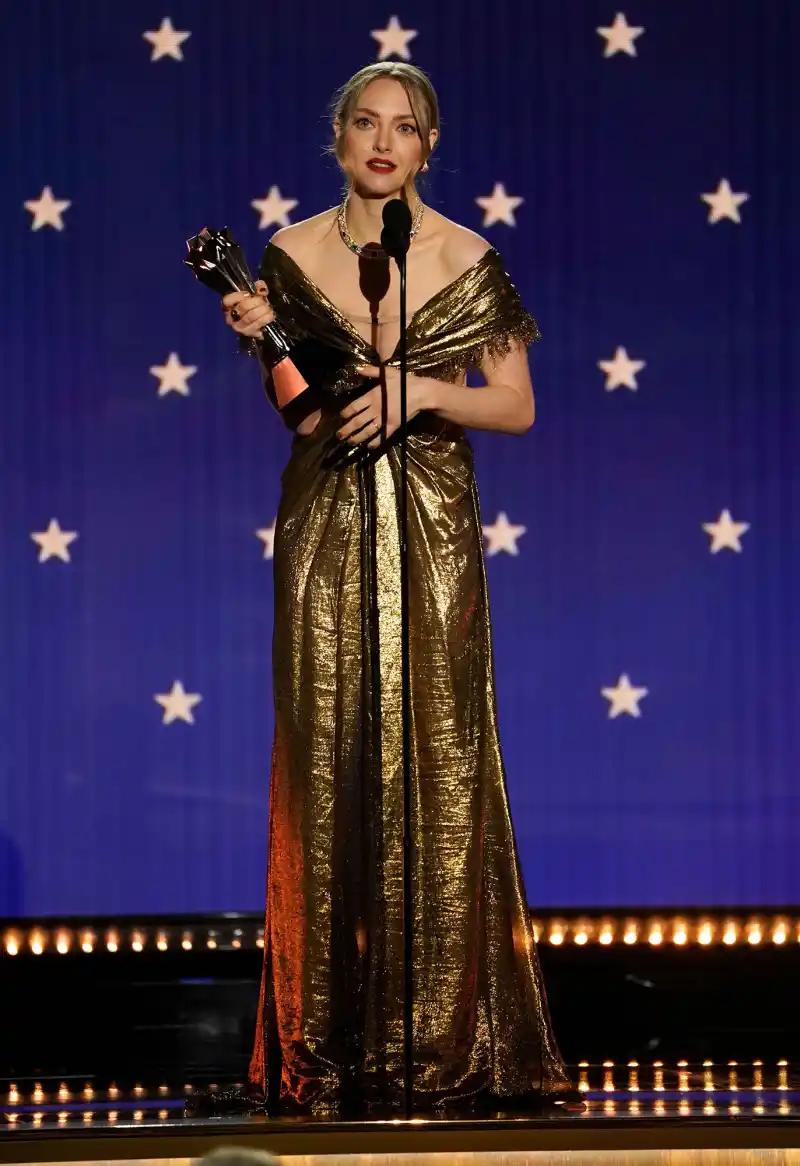 Amanda Seyfried outfit Red Carpet Critics Choice Awards 2023