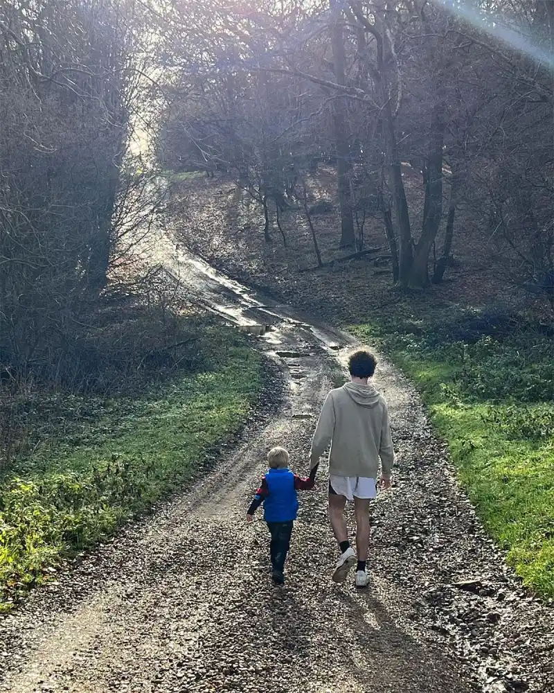 Ant Anstead Shares Glimpse of Son Hudson 1st Visit to the UK 8