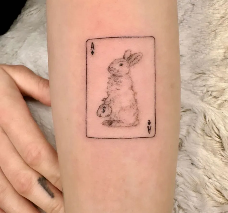 Ariel Winter Through the Years: From Child Stardom to ‘Modern Family’ and More rabbit