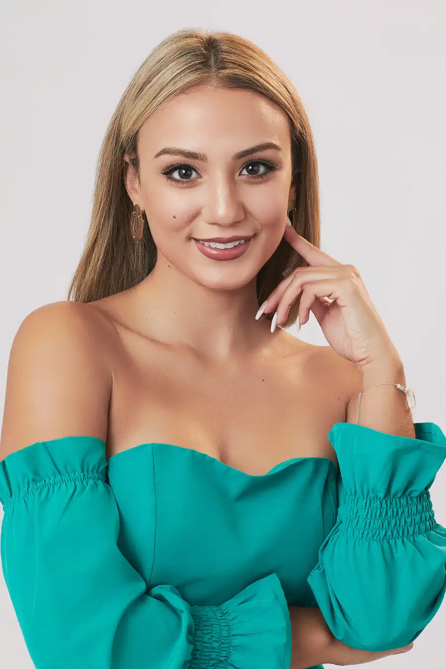 Bachelor Contestants - Kimberly 758