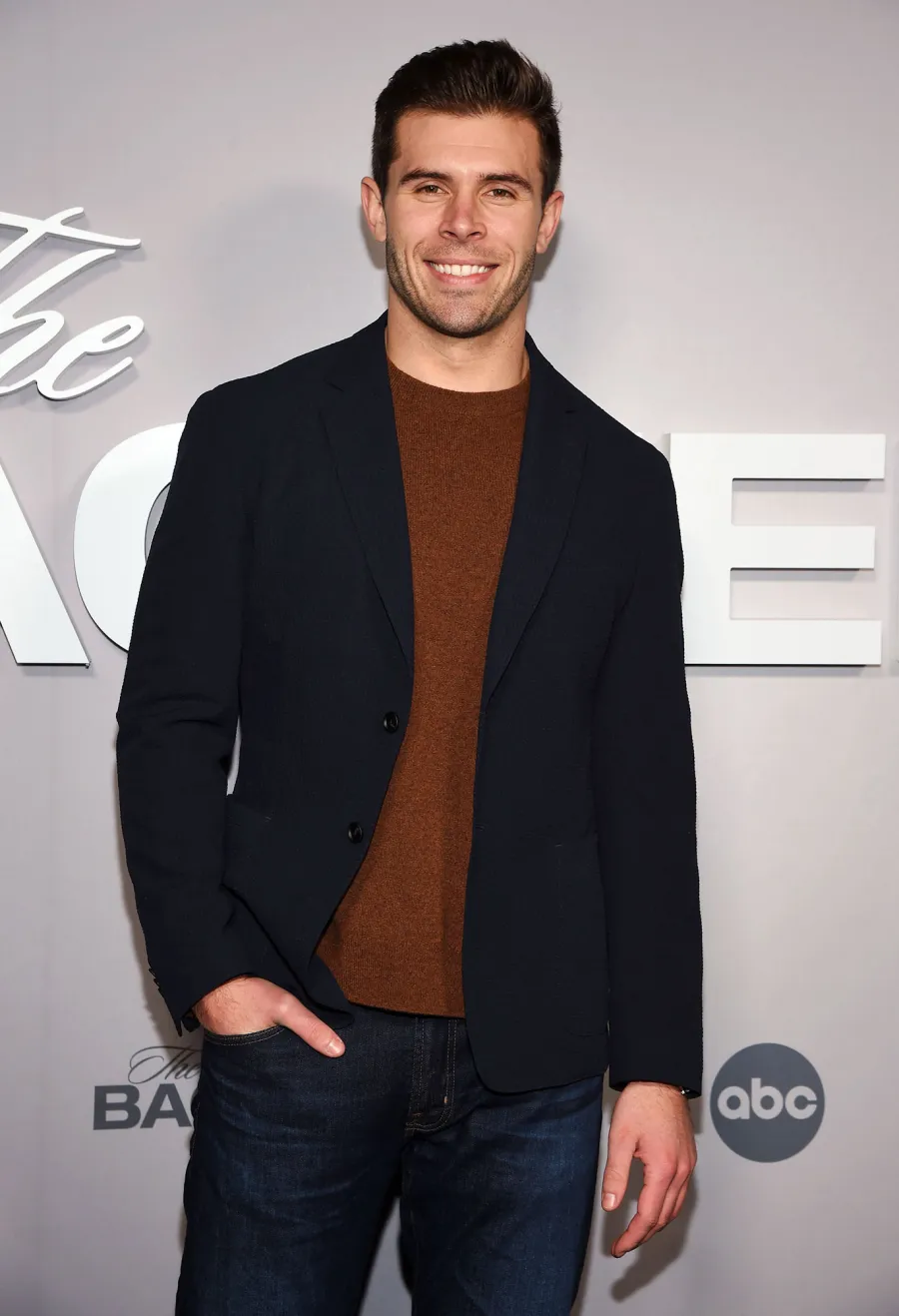 Bachelor Zach Shallcross Recalls Being Sent to AA Meetings After Being Caught Drinking in High School 2