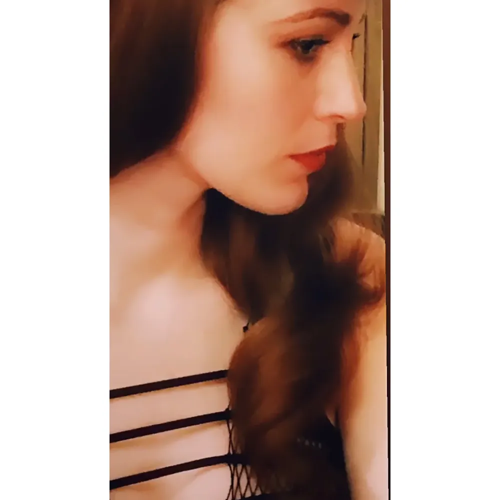 Blake Lively Teases 'It Ends With Us' Look After Casting Announcement: See the Photo