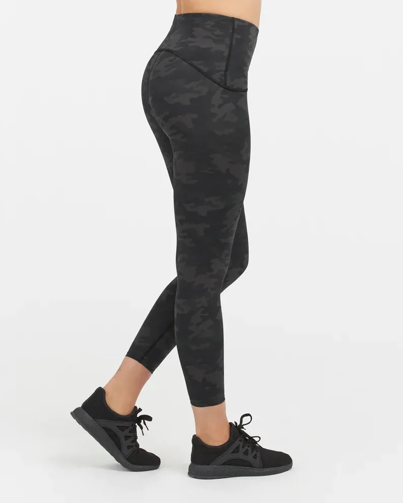 Booty Boost&reg; Active Camo 7/8 Leggings