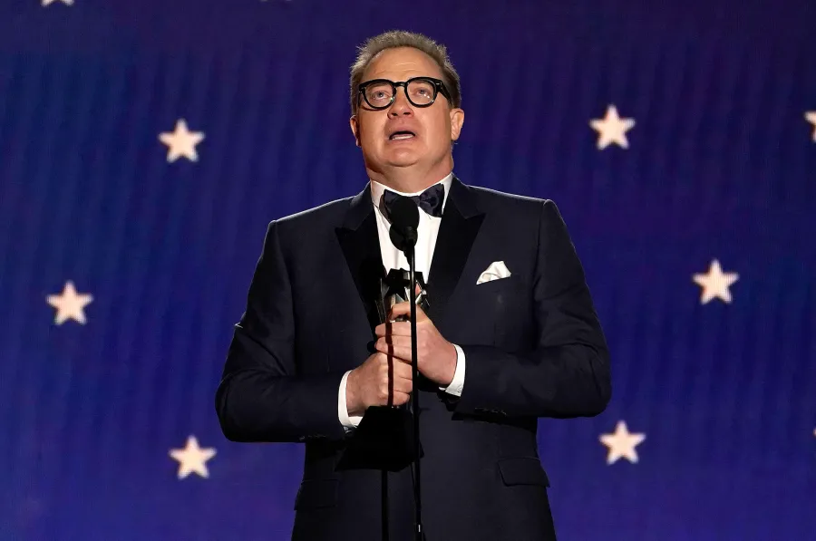 Brendan Fraser Tears Up During Critics’ Choice Victory Speech Critics' Choice Awards 2023