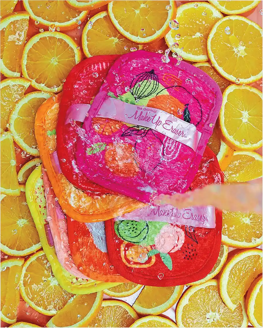 Buzzzz-o-Meter- Gwen Stefani-Approved Wedding Night Pajamas, 50 Cent’s Favorite Diamonds and More Star Favorites - 147