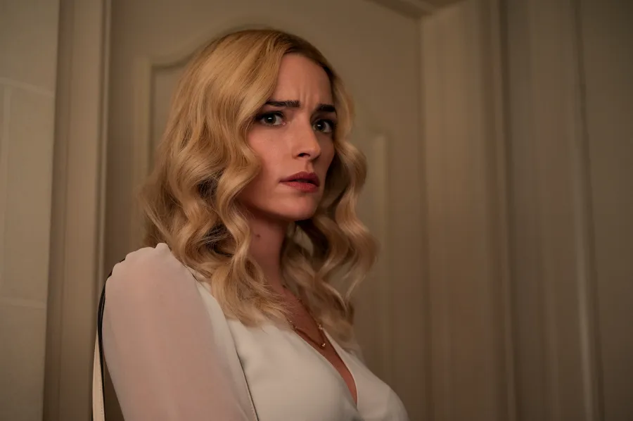 Ginny & Georgia’s Brianne Howey Breaks Down Biggest Season 2 Shockers: [Spoiler]’s Murder, Epic Wedding Dress and More
