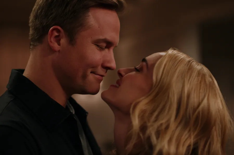 Ginny & Georgia’s Brianne Howey Breaks Down Biggest Season 2 Shockers: [Spoiler]’s Murder, Epic Wedding Dress and More