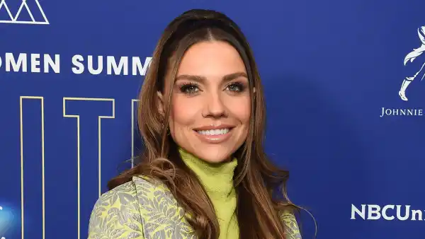 Jenna Johnson Celebrates 1 Week With Newborn Son, Seemingly Drops Hint About Name: 'Forever His' greenish yellow dress
