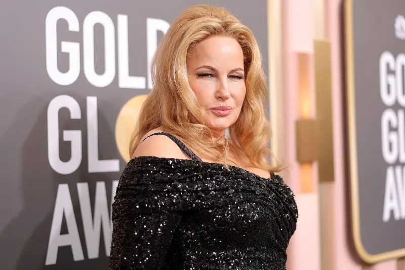 Jennifer Coolidge Jokes She Nearly Did Not Present at 2023 Golden Globes 2