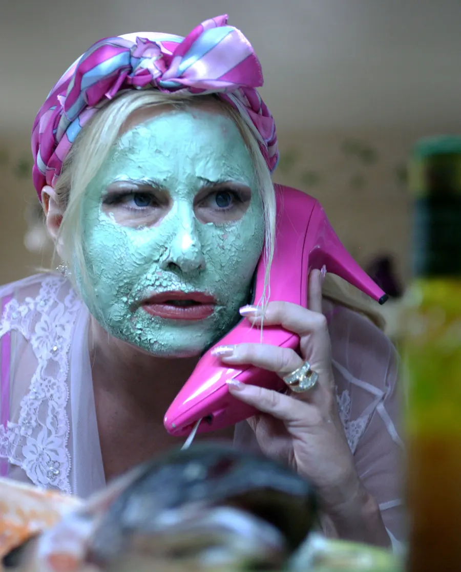 Jennifer Coolidge Through the Years: From 'Legally Blonde' to 'The White Lotus' 2004