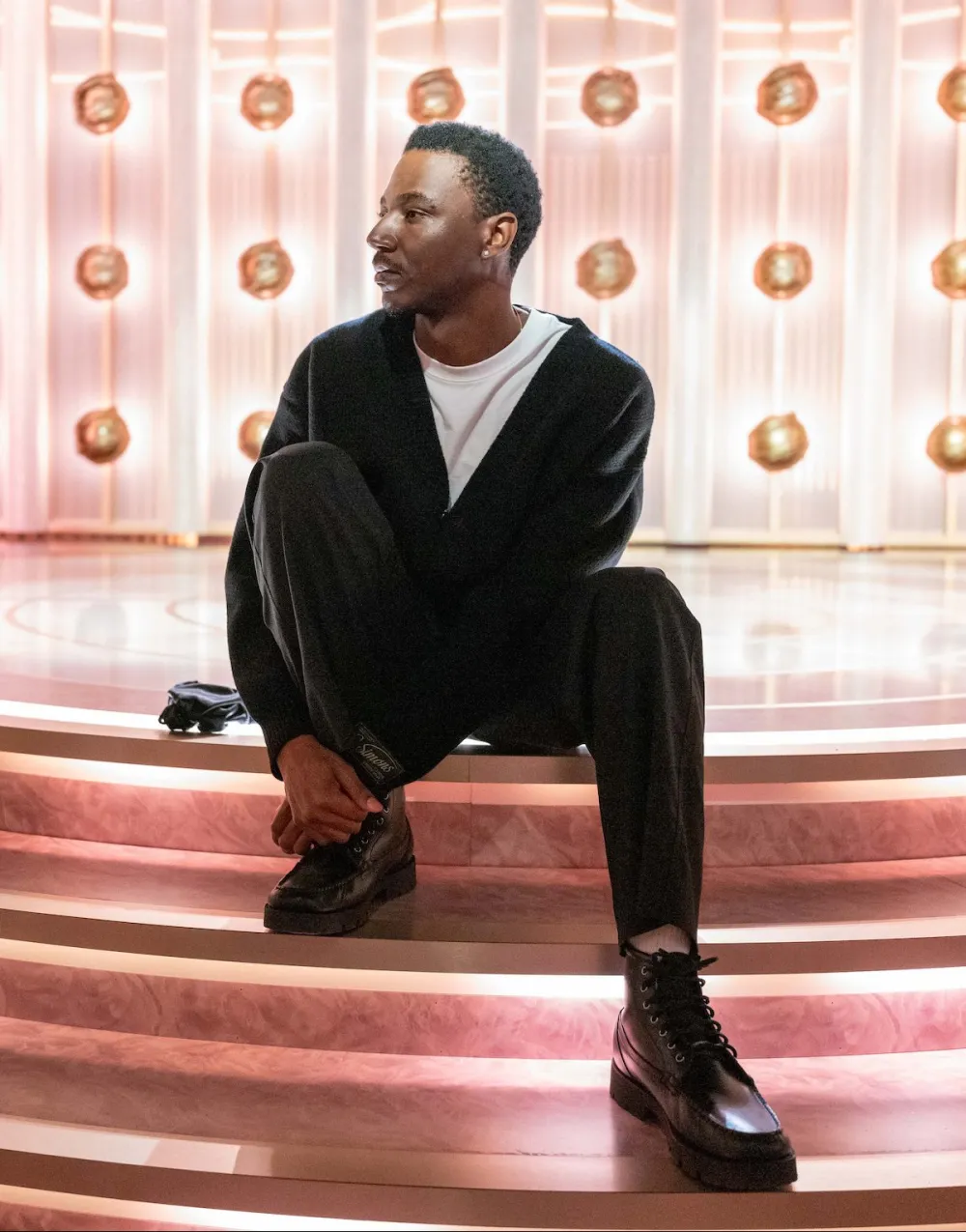 Golden Globes 2023: Watch Jerrod Carmichael&rsquo;s Hilarious Opening Monologue
