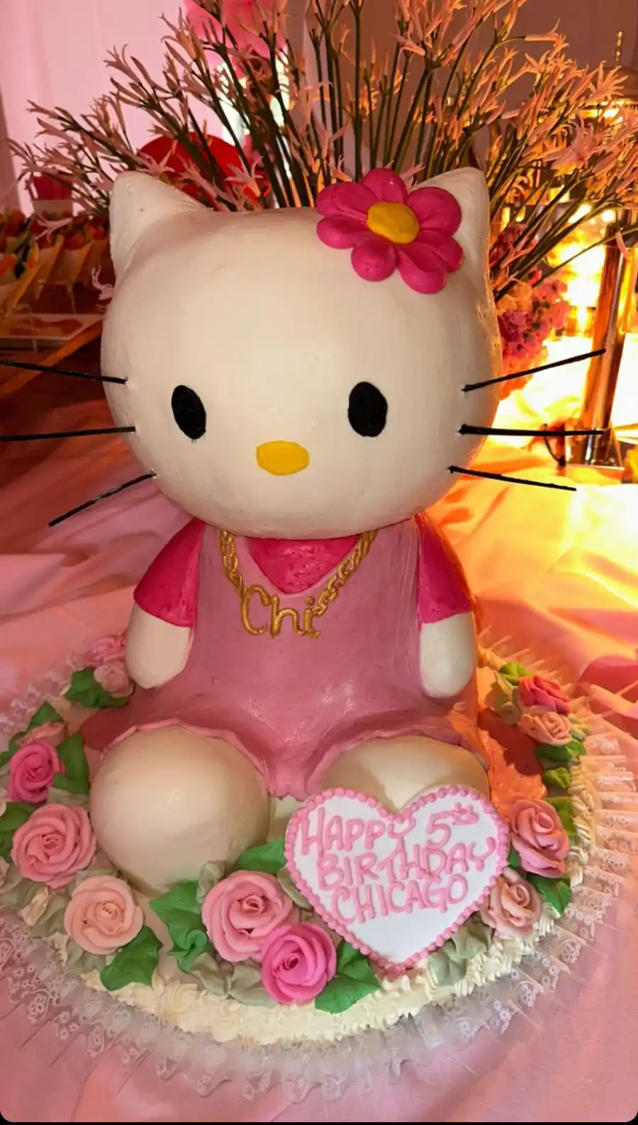 Hello Kitty Cake