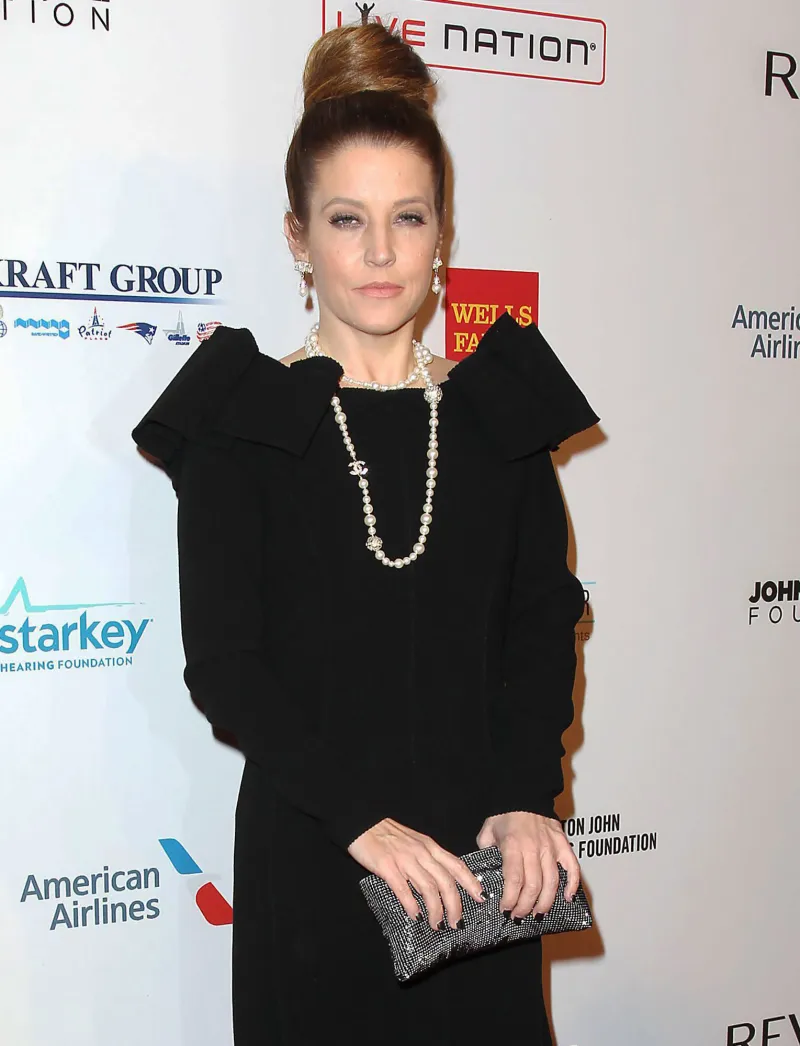 Lisa Marie Presley to Be Laid to Rest at Graceland Alongside Father Elvis Presley bun