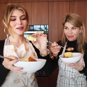 Lori Loughlin Teaches Daughter Olivia Jade How to Make Chili She Served to 'Full House' Castmates aprons