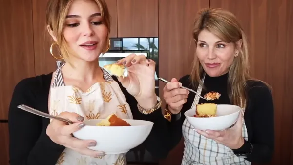Lori Loughlin Teaches Daughter Olivia Jade How to Make Chili She Served to 'Full House' Castmates aprons