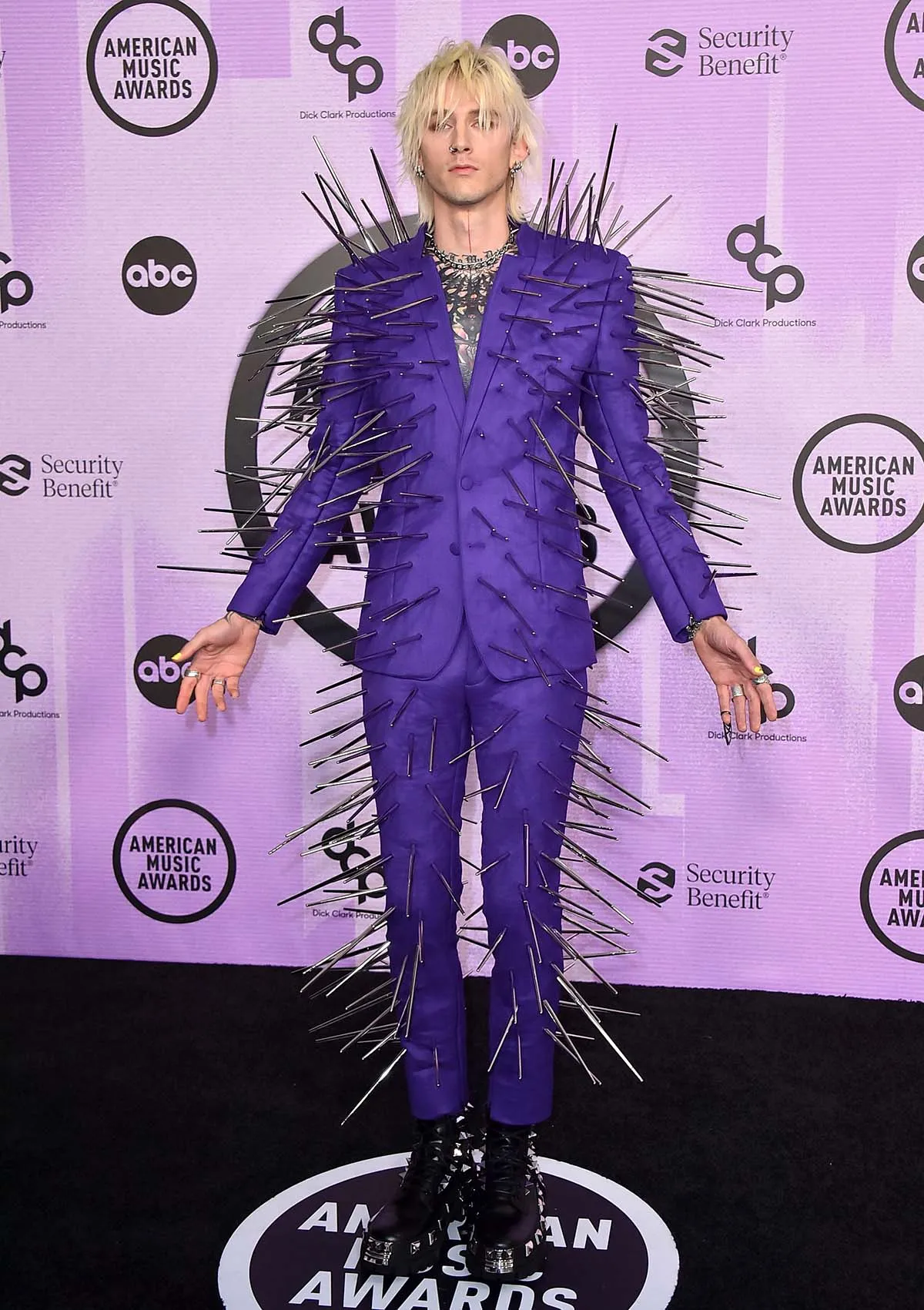 See Machine Gun Kelly&rsquo;s Best Fashion Moments Through the Years: Pics