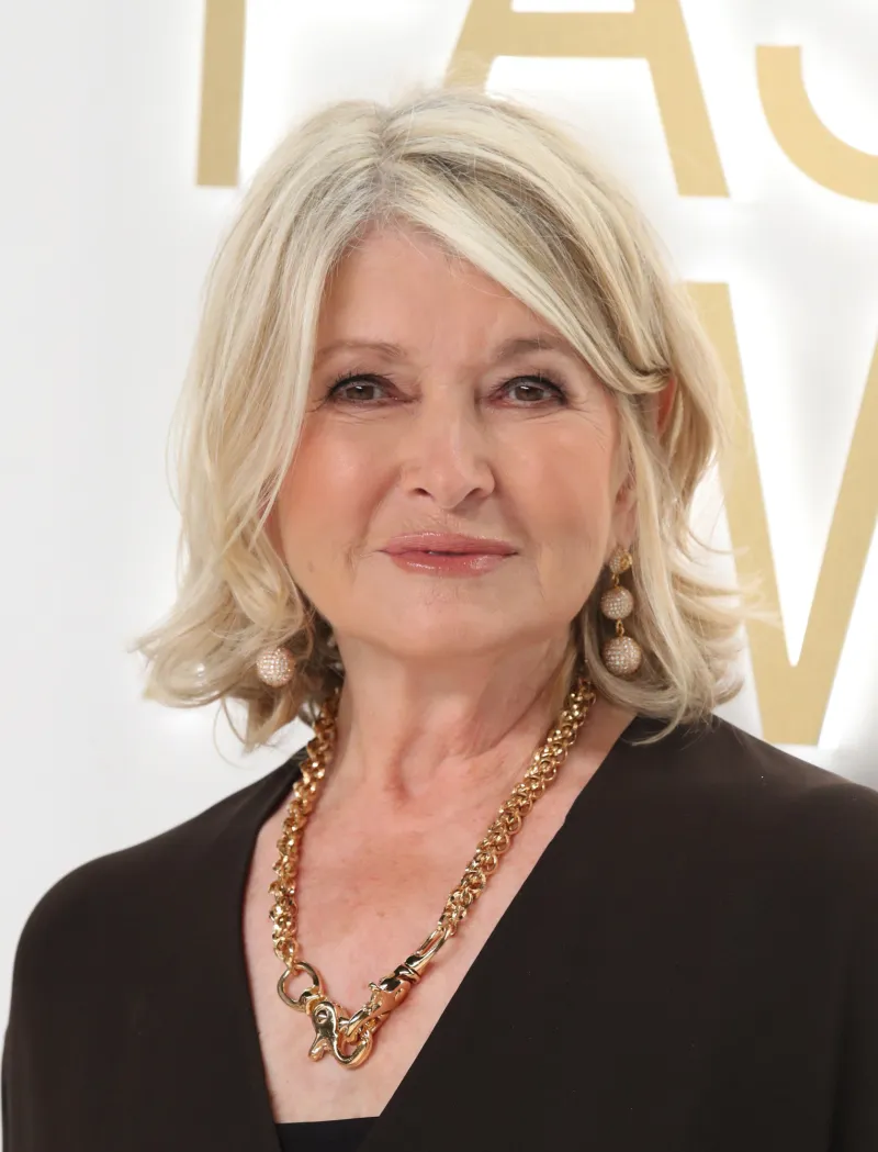 Martha Stewart Posts Pouty Selfie While at the Hair Salon