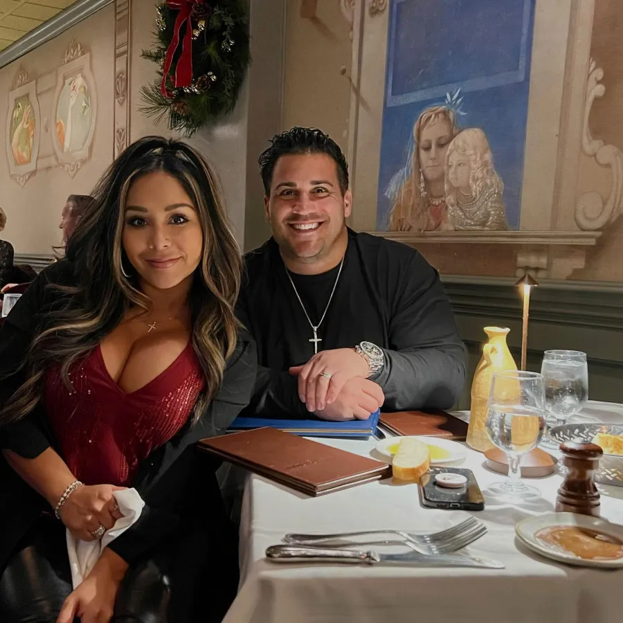 November 2022 Nicole Snooki Polizzi and Jionni LaValle Relationship Timeline
