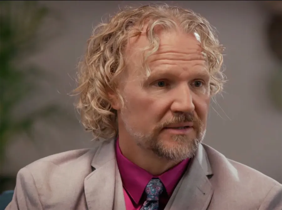 Photo Req: P2 - Luxury Handbag Shopping - Gallery Update: Sister Wives’ pink shirt