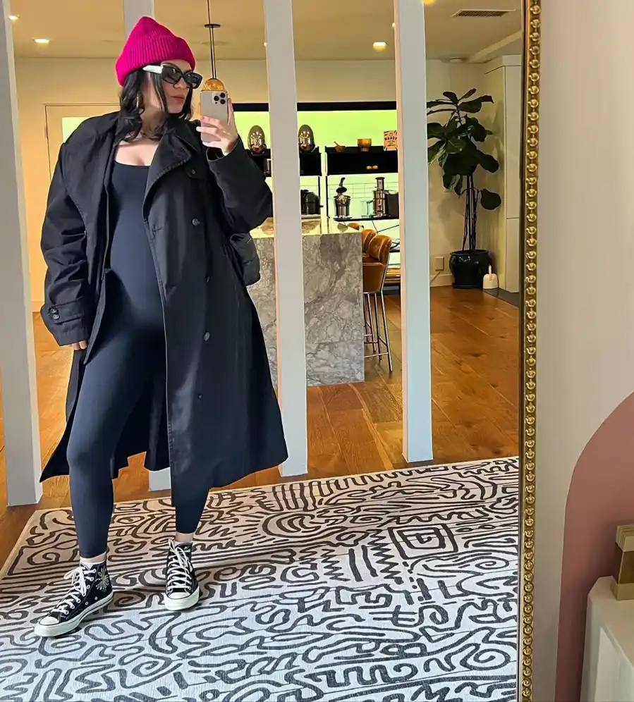 Pregnant Celebrities’ Baby Bump Hall of Fame in 2023: See Photos fuscia winter hat