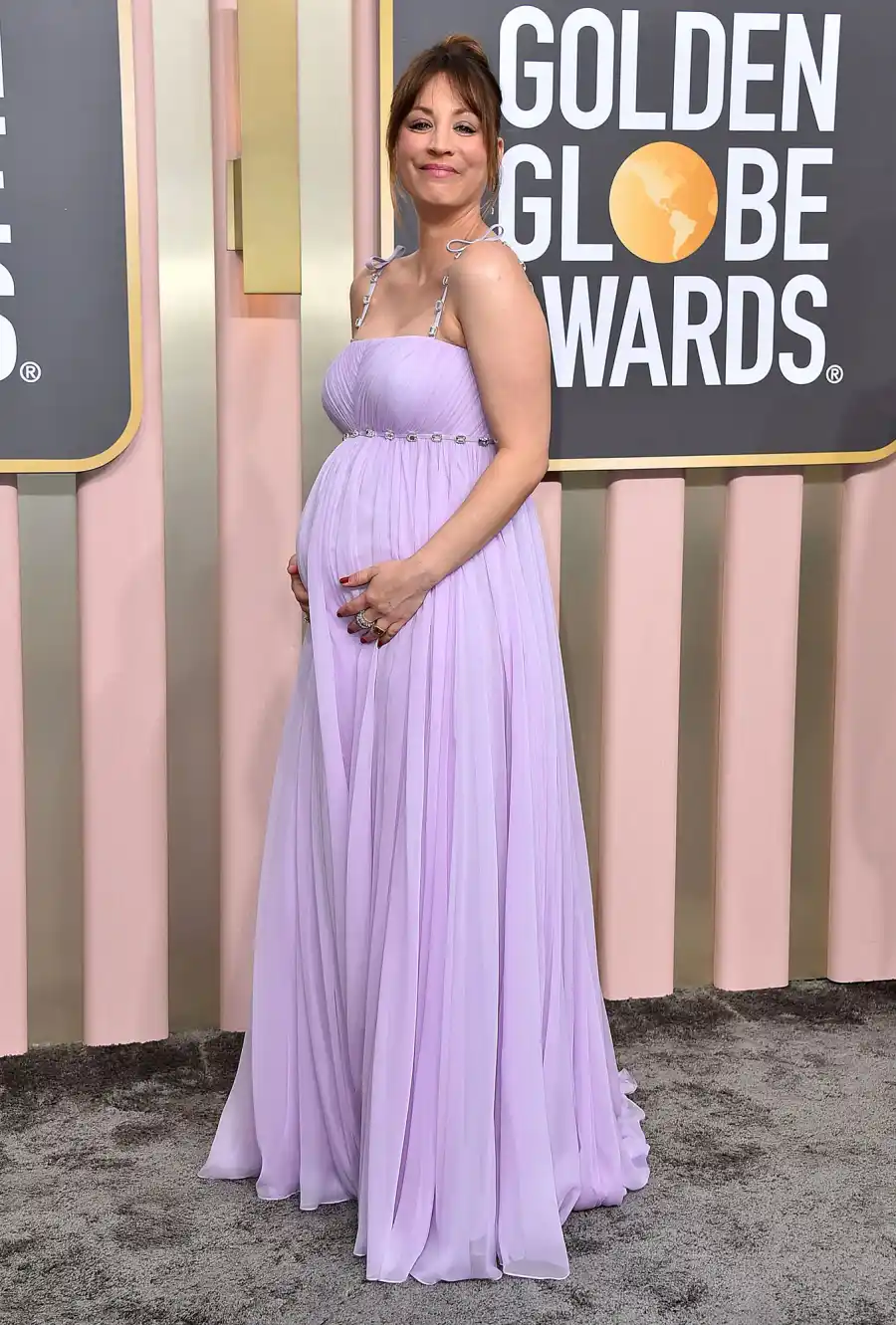 Pregnant Kaley Cuoco and Tom Pelphrey Attend the 2023 Golden Globes 2