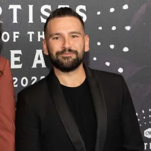 Dan + Shay's Shay Mooney Shows Off 50-Lb Weight Transformation: Pics