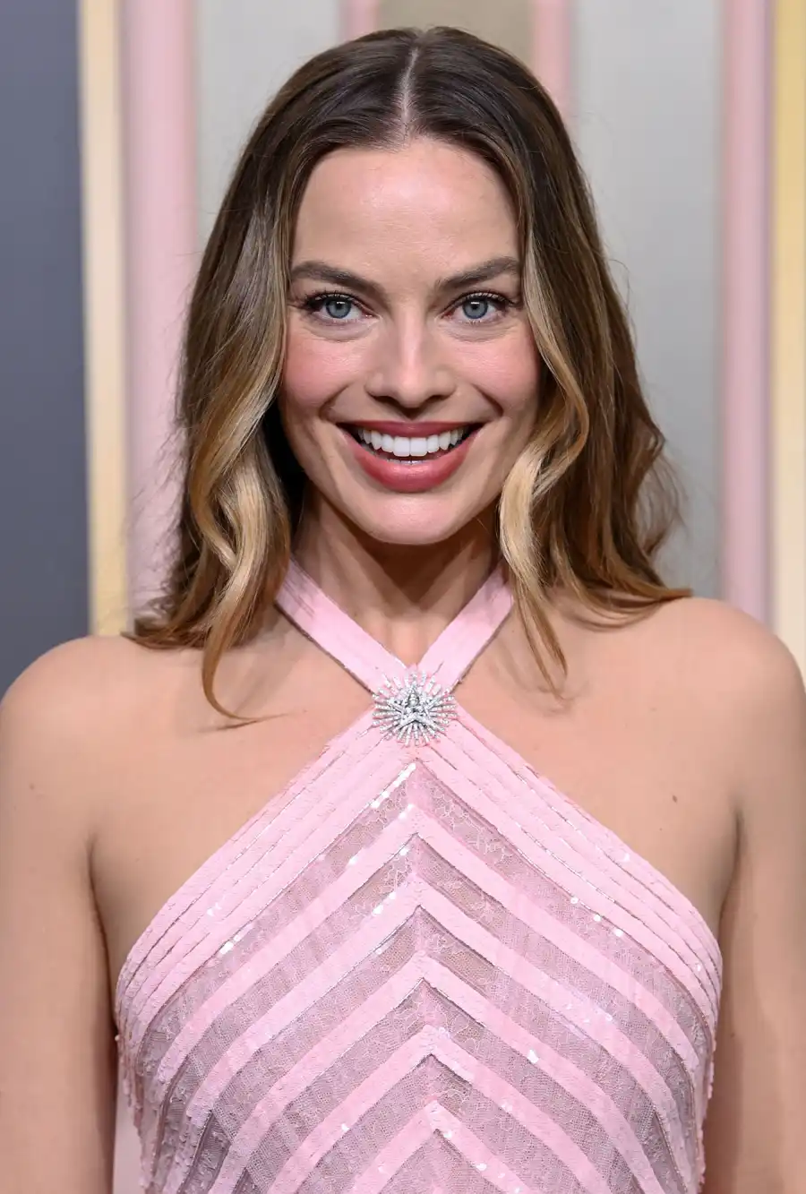 The Best Beauty Looks at the 2023 Golden Globes Margot Robbie