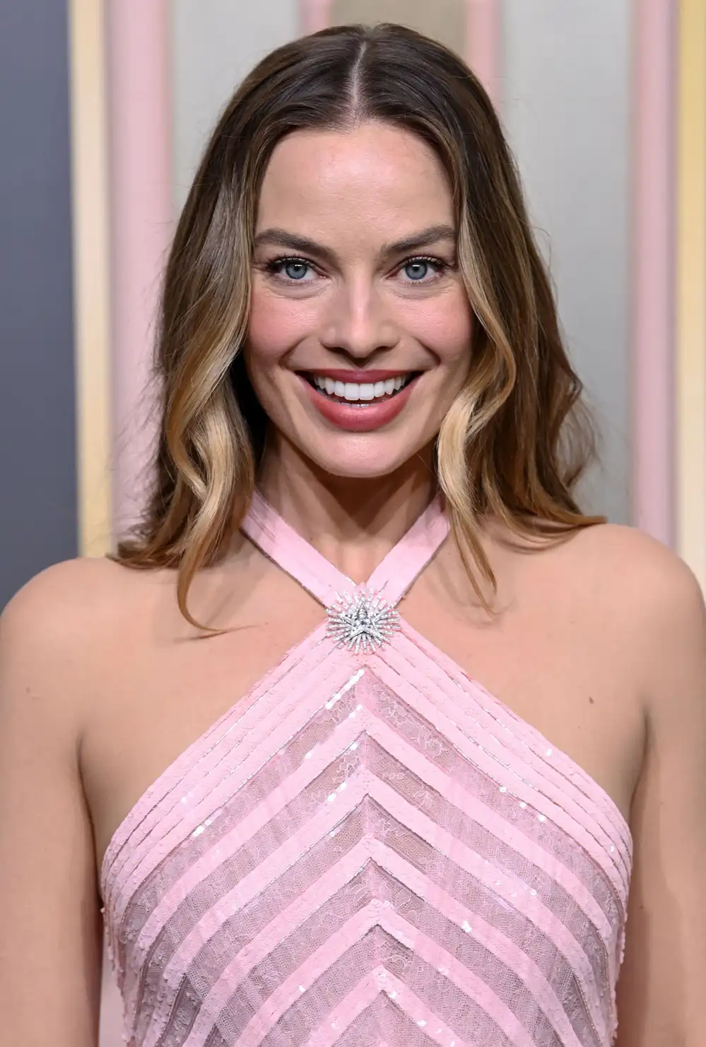 The Best Beauty Looks at the 2023 Golden Globes Margot Robbie