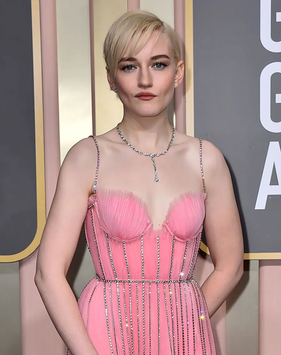 The Best Beauty Looks at the 2023 Golden Globes Julia Garner