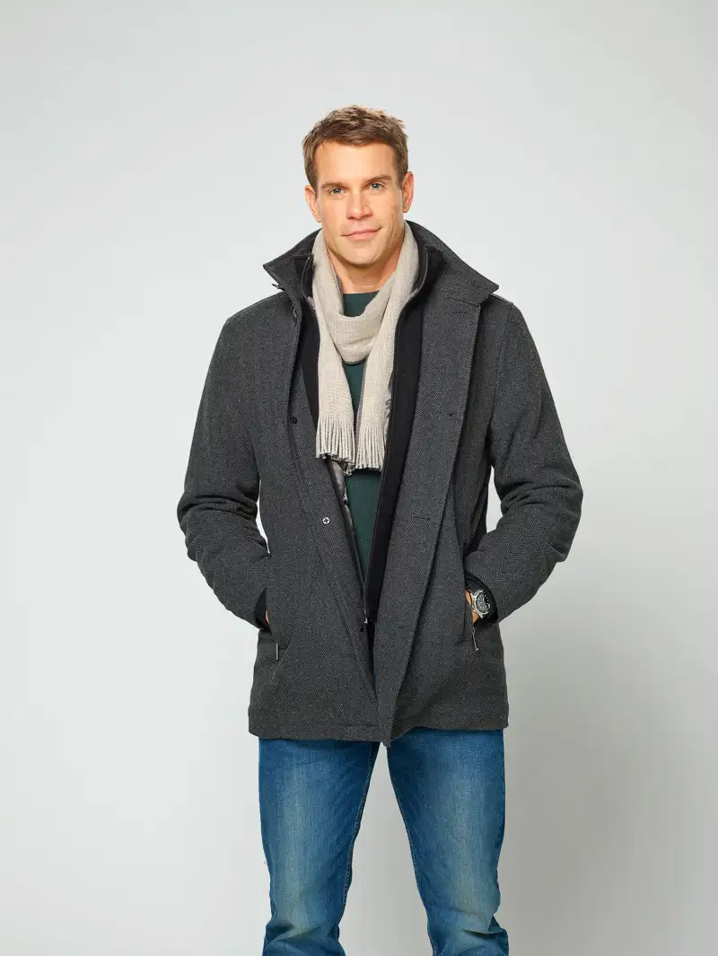 Who Is Hallmark’s Stephen Huszar? 5 Things to Know About the ‘Love in Glacier National’ - 235